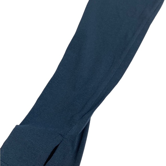 Fabletics PIA Front Twist Wide Elastic Bottom Band Thumbhole Cuffs Cropped L - Picture 10 of 15